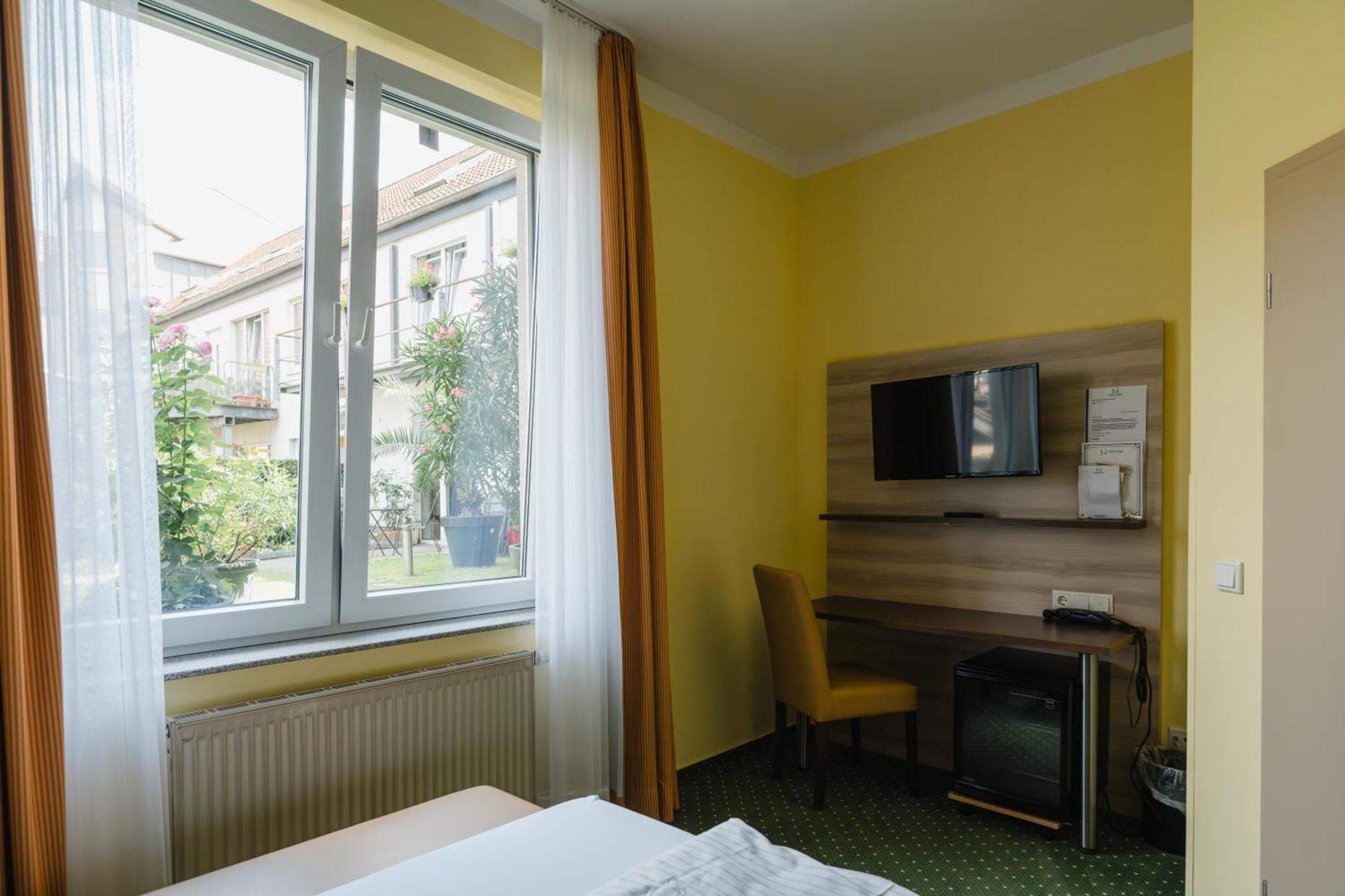 Hotel Mirage Duisburg Exterior photo