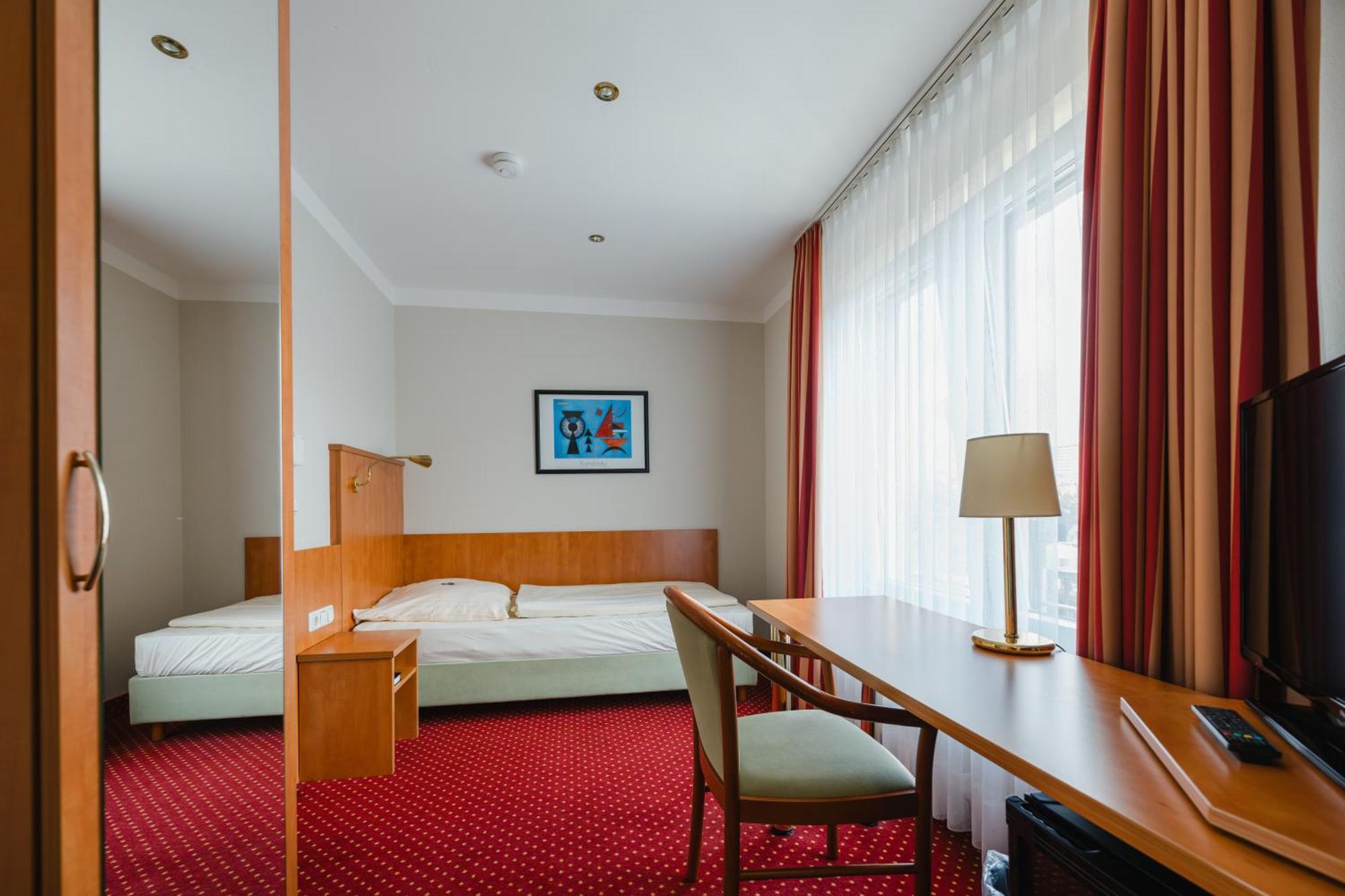 Hotel Mirage Duisburg Exterior photo